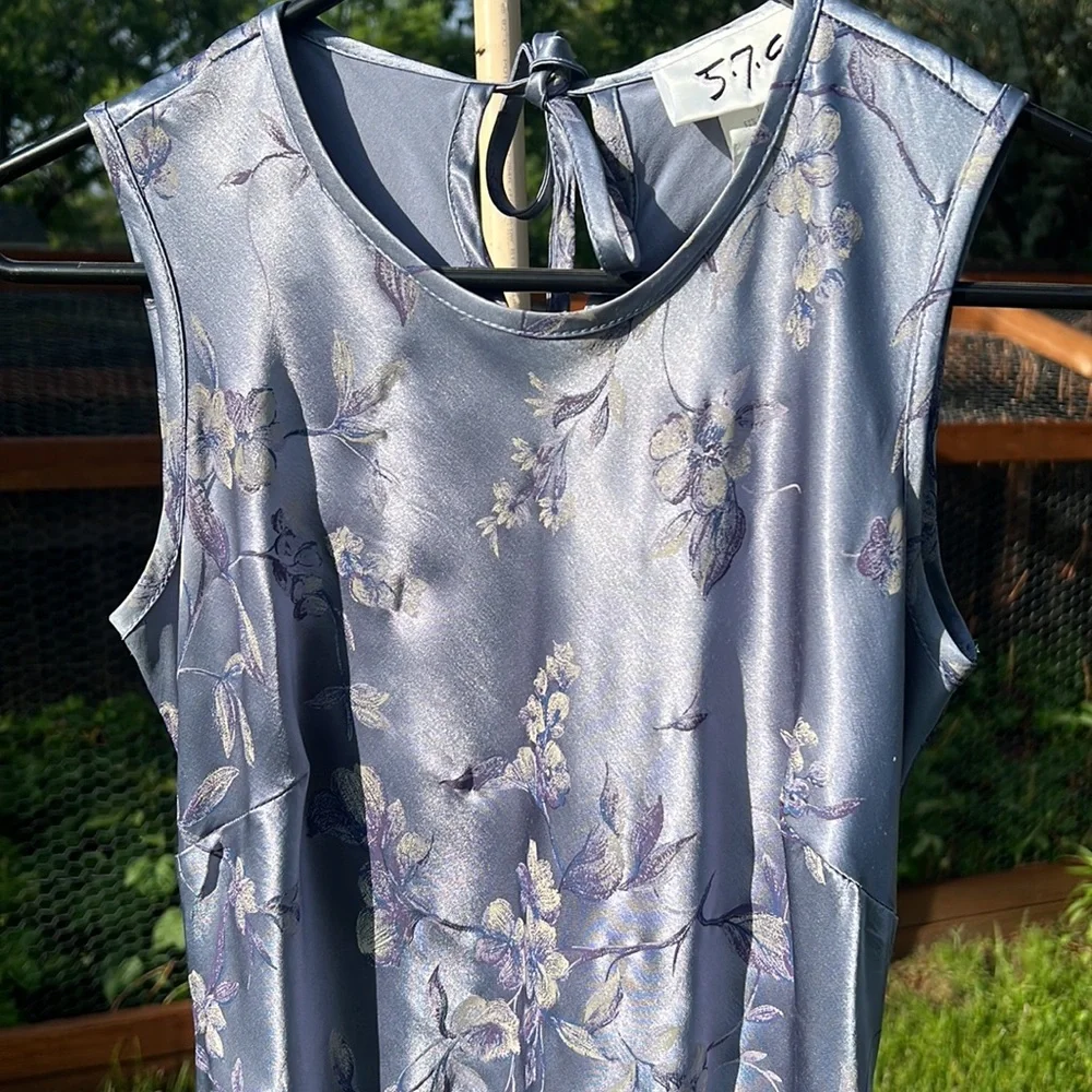 EUC 5•7•9 Lavender Satin Dress • Size 3 Juniors - Picture 2 of 7